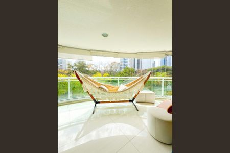 Apartamento à venda com 261m², 4 quartos e 4 vagasFoto 04