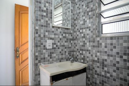 Casa para alugar com 60m², 1 quarto e sem vaga Casa para alugar com 60m², 1 quarto e sem vagaBanheiro