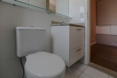 Apartamento para alugar com 70m², 2 quartos e 2 vagas Apartamento para alugar com 70m², 2 quartos e 2 vagasBanheiro Social