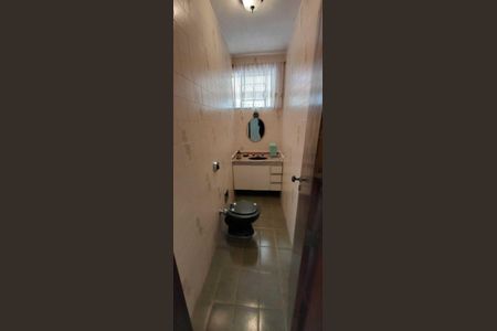 Casa para alugar com 200m², 3 quartos e 1 vaga Casa para alugar com 200m², 3 quartos e 1 vagaBanheiro