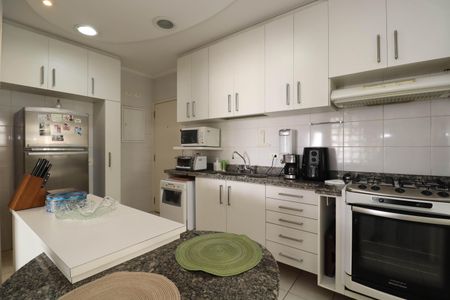 Apartamento para alugar com 101m², 2 quartos e 3 vagasCozinha