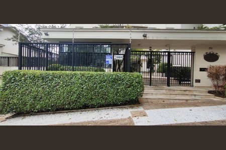 Apartamento para alugar com 101m², 2 quartos e 3 vagasFachada + Placa