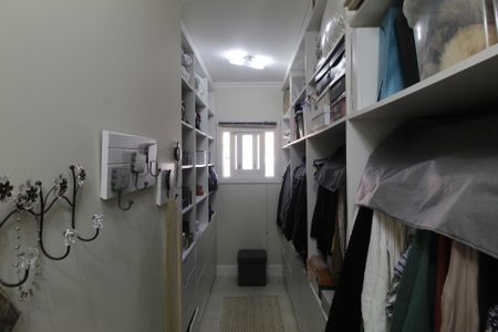 Casa para alugar com 990m², 6 quartos e 8 vagasCloset da suíte 3