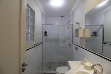 Casa para alugar com 990m², 6 quartos e 8 vagasBanheiro da Suíte 4