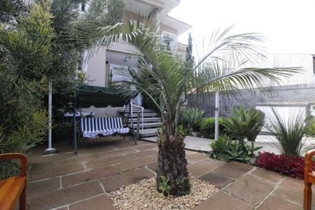 Casa para alugar com 990m², 6 quartos e 8 vagasQuintal