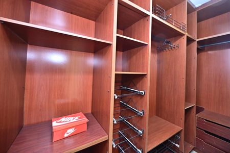 Casa para alugar com 515m², 4 quartos e 7 vagasCloset Suíte 2