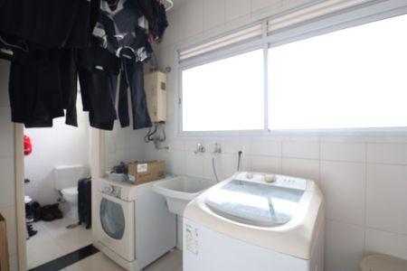 Apartamento para alugar com 223m², 3 quartos e 4 vagasÁrea de Serviço