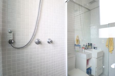 Apartamento para alugar com 223m², 3 quartos e 4 vagasBanheiro da Suíte 1