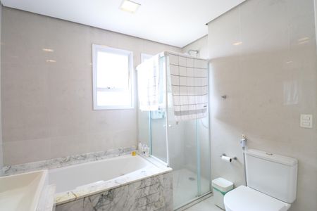 Apartamento para alugar com 223m², 3 quartos e 4 vagasBanheiro da Suíte 3