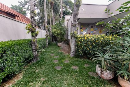 Casa à venda com 500m², 4 quartos e 7 vagas Casa à venda com 500m², 4 quartos e 7 vagasJardim