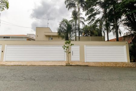 Casa à venda com 500m², 4 quartos e 7 vagas Casa à venda com 500m², 4 quartos e 7 vagasFachada