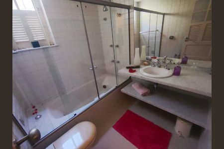 Apartamento à venda com 107m², 2 quartos e sem vaga