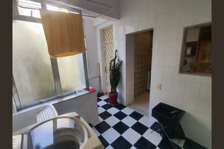 Apartamento à venda com 107m², 2 quartos e sem vaga