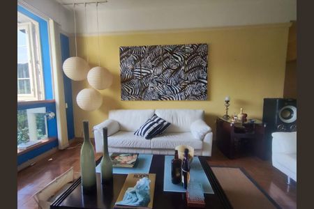 Apartamento à venda com 107m², 2 quartos e sem vaga