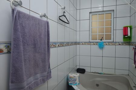 Casa à venda com 170m², 4 quartos e 4 vagasBanheiro 2