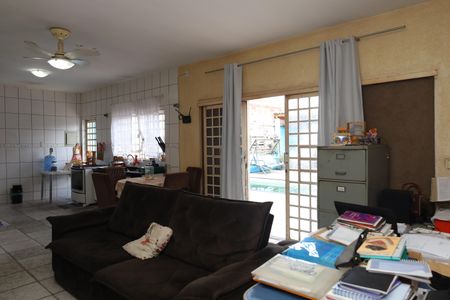 Sala de casa à venda com 4 quartos, 170m² em Cidade Antônio Estêvão de Carvalho, São Paulo