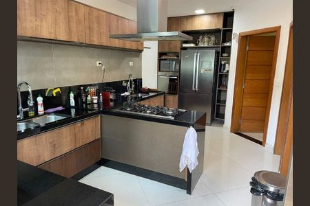 Casa à venda com 458m², 4 quartos e 3 vagas