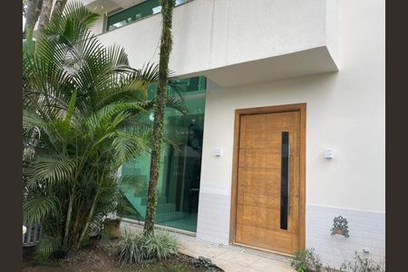 Casa à venda com 458m², 4 quartos e 3 vagas