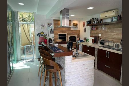 Casa à venda com 458m², 4 quartos e 3 vagas