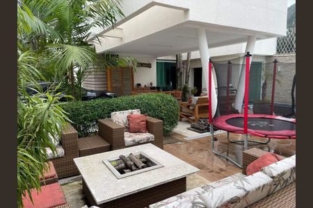 Casa à venda com 458m², 4 quartos e 3 vagas