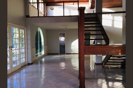 Casa à venda com 460m², 3 quartos e 2 vagas