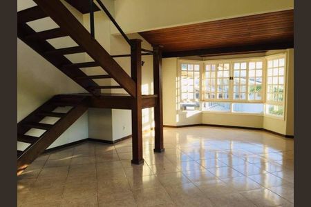 Casa à venda com 460m², 3 quartos e 2 vagas