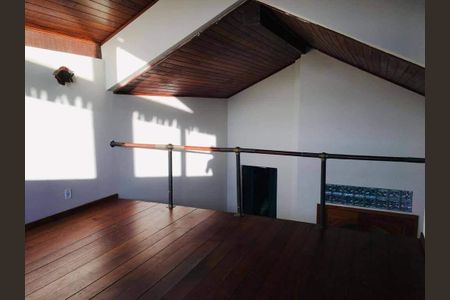 Casa à venda com 3 quartos, 460m² em Camboinhas, Niterói