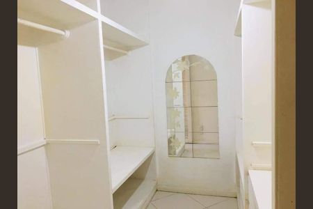 Casa à venda com 3 quartos, 460m² em Camboinhas, Niterói