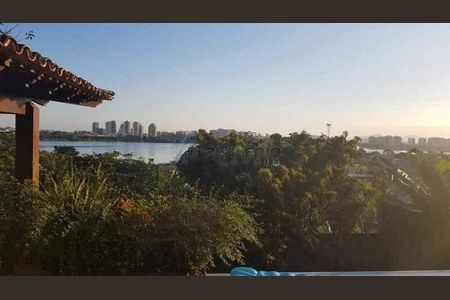 Casa à venda com 220m², 3 quartos e 2 vagas