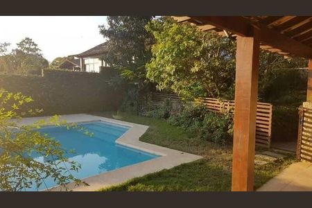 Casa à venda com 220m², 3 quartos e 2 vagas