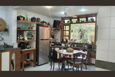 Casa à venda com 700m², 5 quartos e 2 vagas