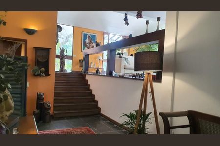 Casa à venda com 700m², 5 quartos e 2 vagas