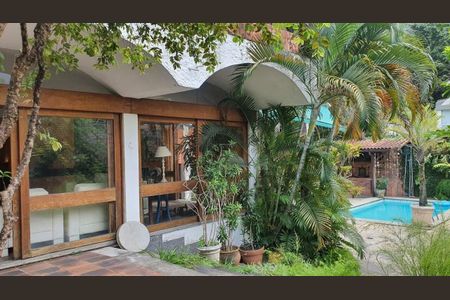 Casa à venda com 700m², 5 quartos e 2 vagas