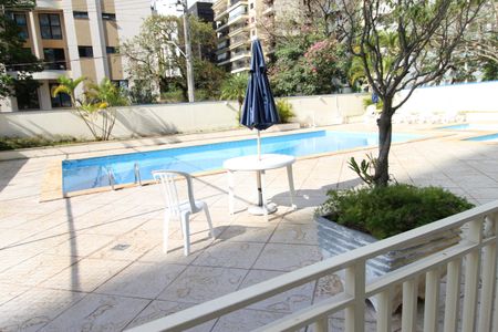 Apartamento para alugar com 128m², 4 quartos e 2 vagasÁrea comum - Piscina