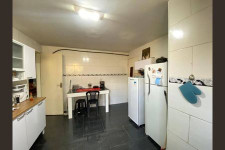 Casa à venda com 180m², 5 quartos e 2 vagas