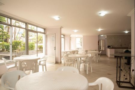 Apartamento para alugar com 53m², 2 quartos e 1 vagaÁrea comum - Salão de festas