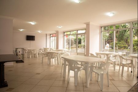 Apartamento para alugar com 53m², 2 quartos e 1 vagaÁrea comum - Salão de festas