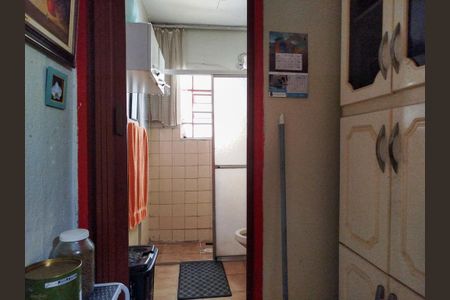 Casa à venda com 330m², 2 quartos e 4 vagasCasa 2: Banheiro