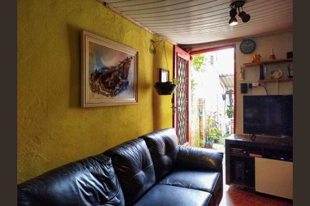 Casa à venda com 330m², 2 quartos e 4 vagasCasa 2: Sala e cozinha