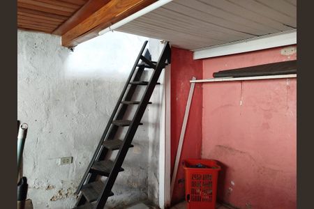 Casa à venda com 330m², 2 quartos e 4 vagasEdícula: Área de serviço