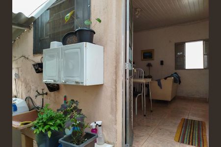 Casa à venda com 330m², 2 quartos e 4 vagasCasa 1: Área de Serviço