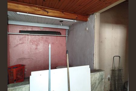 Casa à venda com 330m², 2 quartos e 4 vagasEdícula: Área de serviço