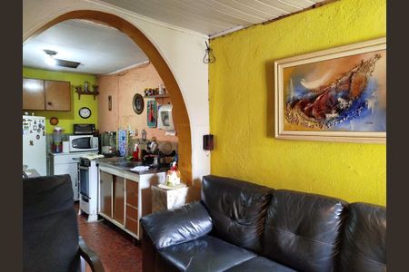 Casa à venda com 330m², 2 quartos e 4 vagasCasa 2: Sala e cozinha