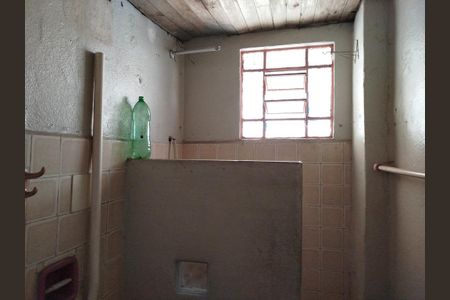 Casa à venda com 330m², 2 quartos e 4 vagasEdícula: Banheiro