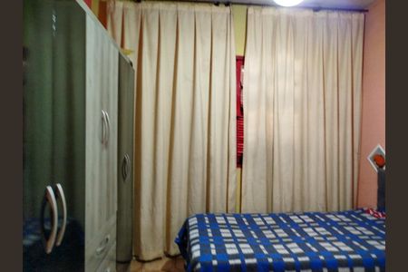 Casa à venda com 330m², 2 quartos e 4 vagasCasa 2: Quarto