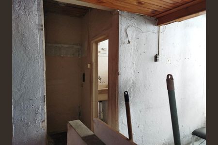 Casa à venda com 330m², 2 quartos e 4 vagasEdícula: Área de serviço