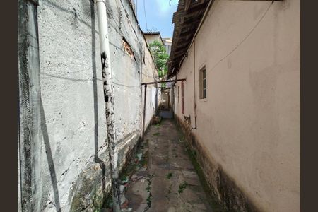 Casa à venda com 330m², 2 quartos e 4 vagasQuintal