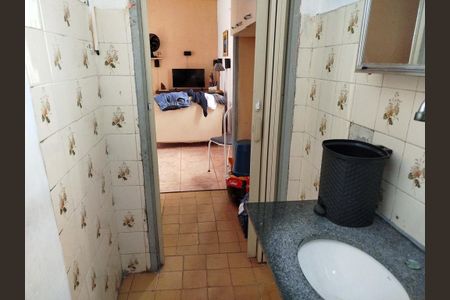 Casa à venda com 330m², 2 quartos e 4 vagasCasa 1: Banheiro