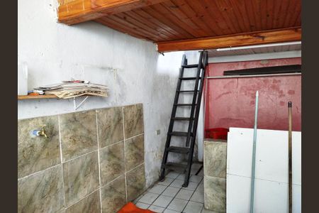 Casa à venda com 330m², 2 quartos e 4 vagasEdícula: Área de serviço