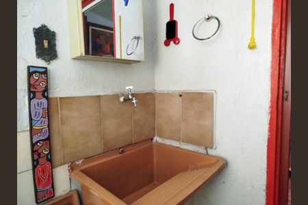 Casa à venda com 330m², 2 quartos e 4 vagasCasa 2: Banheiro